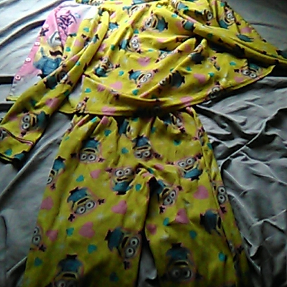 A minon pj set